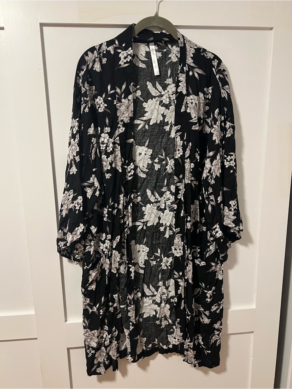 Spiritual Gangster Black and White Floral Lightweight Kimono
